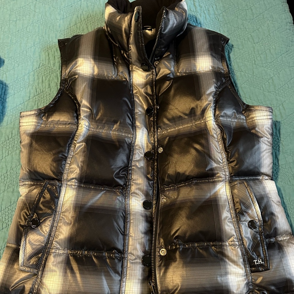 TH vest